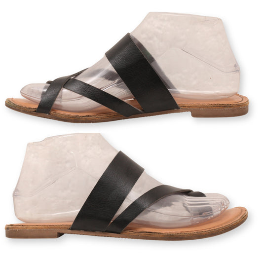 American Eagle Ring-Toe Flats