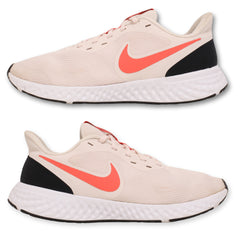 Nike Revolution 4