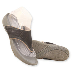 Baretraps T-Strap Slippers