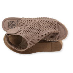 Daisy Fuentes Women Wedge Sandal