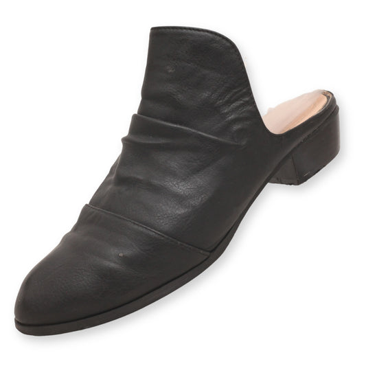 Chase & Chloe Women Mules