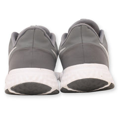 Nike Revolution 5