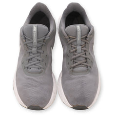 Nike Revolution 5