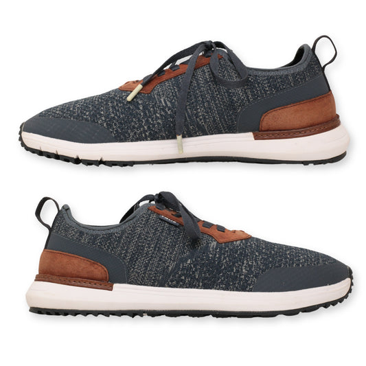 True Men's Lace-Up Sneaker