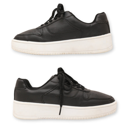 Time & Tru Women's Sneaker