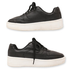 Time & Tru Women's Sneaker