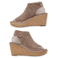 Daisy Fuentes Women Wedge Sandal