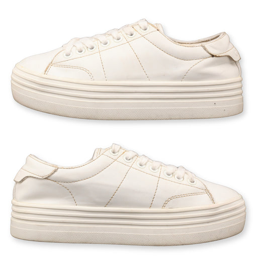 GUESS Lace-up Sneaker Shoes