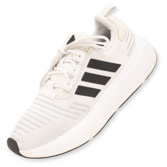 adidas SWIFT RUN 23